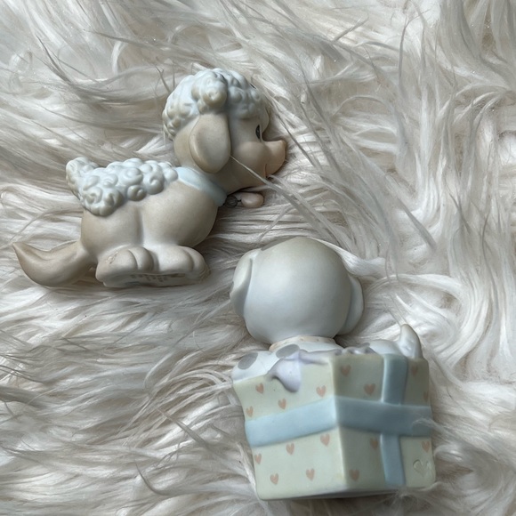 Precious Moments Porcelain Collector’s Antiques Gift box Puppy Dogs Figurine Set - Picture 8 of 8